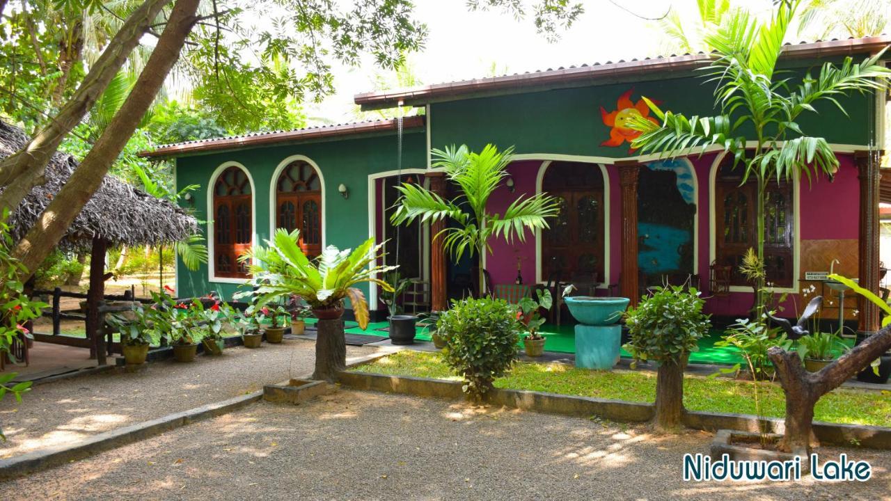 Niduwari Lake Homestay دامبولا المظهر الخارجي الصورة
