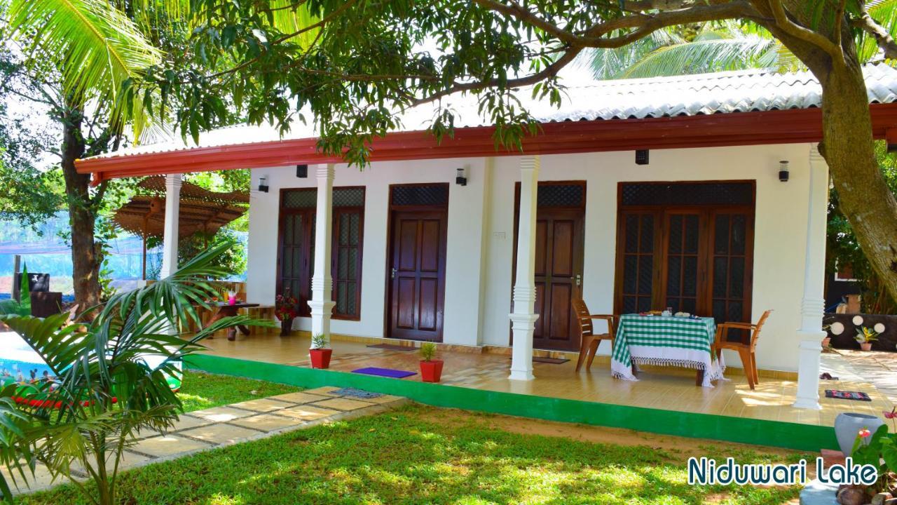 Niduwari Lake Homestay دامبولا المظهر الخارجي الصورة