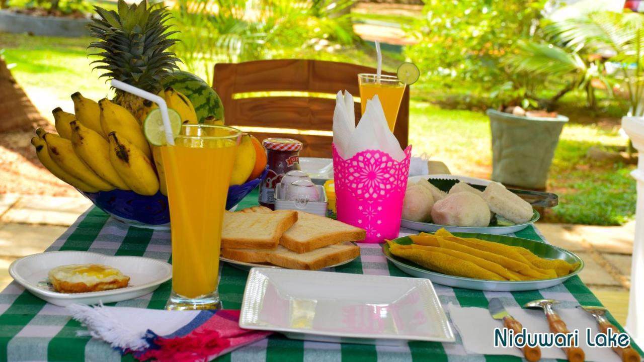 Niduwari Lake Homestay دامبولا المظهر الخارجي الصورة